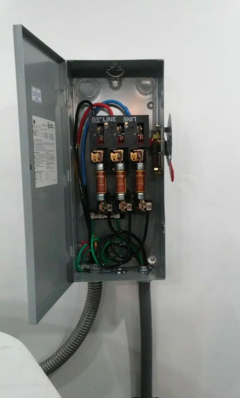 Three-phase disconnect switch installed for Smoke Detector Installation in Independence